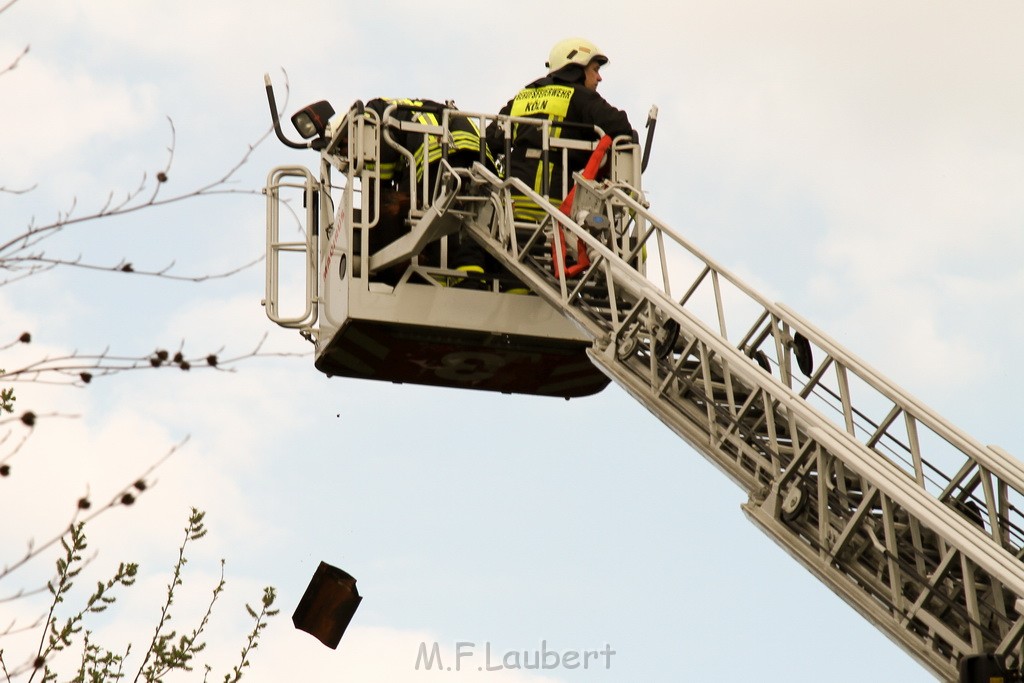 Feuer Koeln Junkersdorf Duerenerstr JK P24.jpg